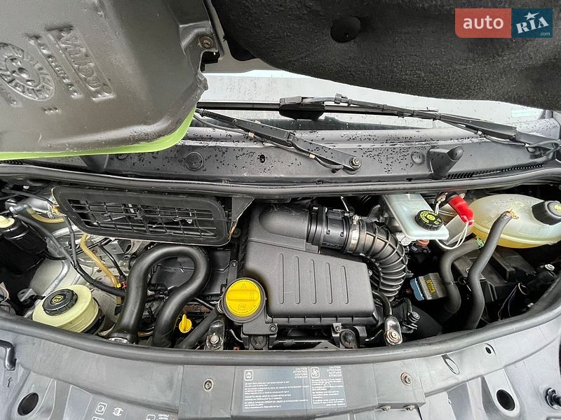 Вантажний фургон Renault Trafic 2014 в Рівному