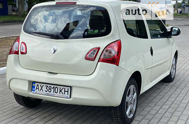 Хэтчбек Renault Twingo 2012 в 