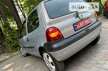 Хэтчбек Renault Twingo 2005 в 