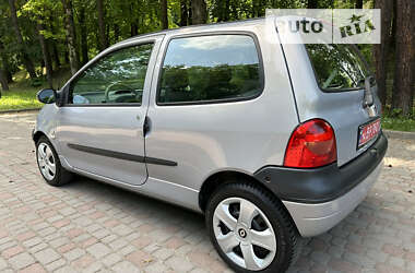 Хэтчбек Renault Twingo 2005 в 