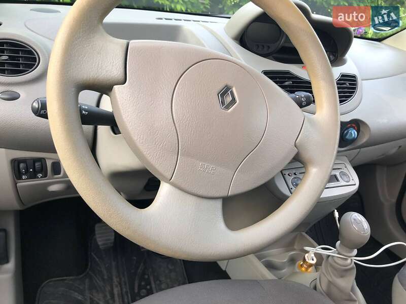 Хэтчбек Renault Twingo 2008 в Звягеле