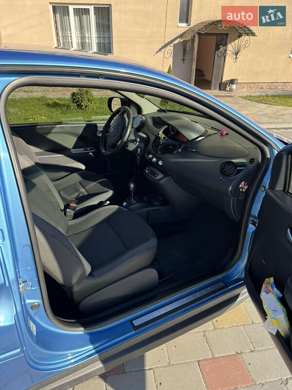 Хетчбек Renault Twingo 2012 в Перемишлянах
