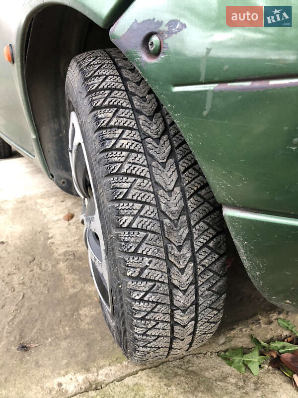 Хэтчбек Renault Twingo 1996 в Ужгороде