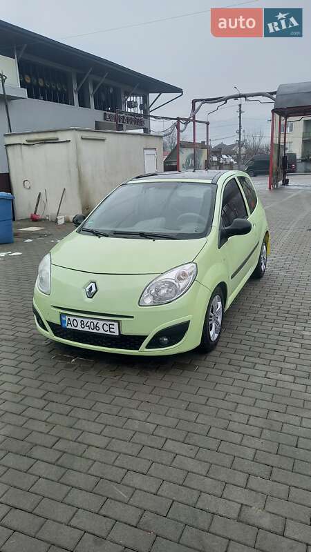 Хэтчбек Renault Twingo 2008 в Хусте