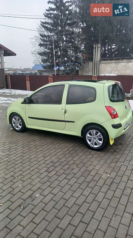 Хэтчбек Renault Twingo 2008 в Хусте