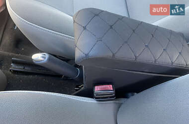 Хэтчбек Renault Twingo 2011 в 