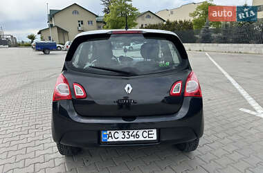 Хэтчбек Renault Twingo 2012 в 