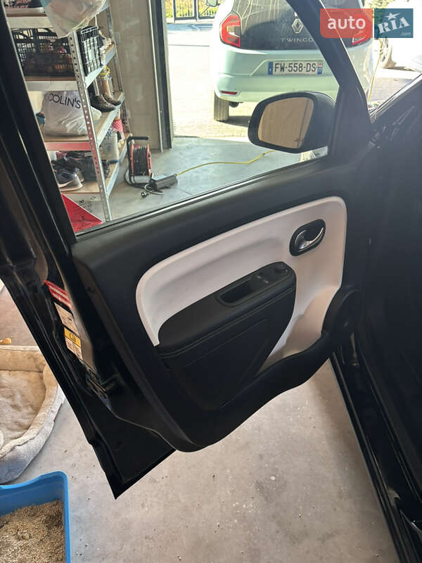 Хэтчбек Renault Twingo 2022 в Тернополе