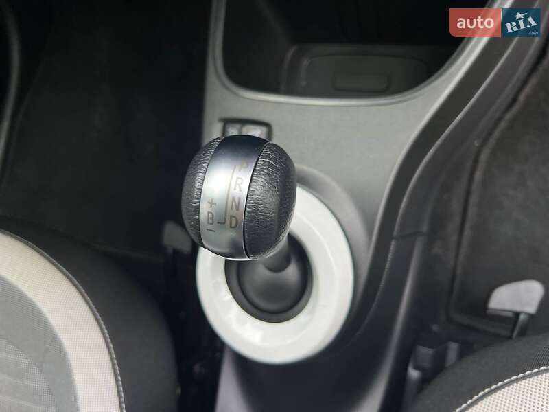 Хэтчбек Renault Twingo 2022 в Коломые фото 24 Хэтчбек Renault Twingo 2022 в Коломые