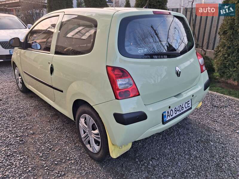 Хэтчбек Renault Twingo 2008 в Ужгороде