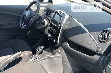 Хэтчбек Renault Zoe 2018 в 