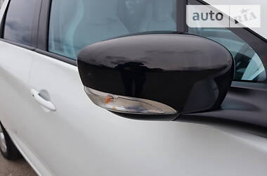 Хетчбек Renault Zoe 2013 в 