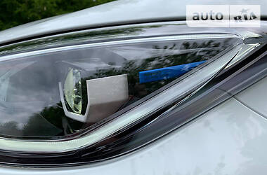 Хэтчбек Renault Zoe 2020 в 
