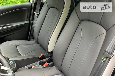 Хэтчбек Renault Zoe 2020 в 