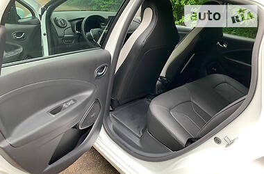 Хэтчбек Renault Zoe 2020 в 