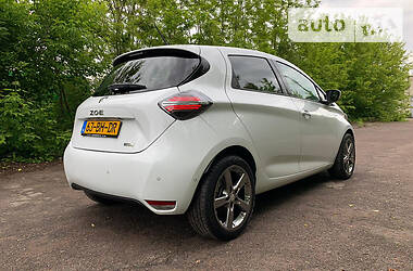 Хэтчбек Renault Zoe 2020 в 