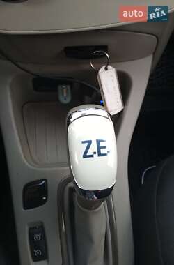 Хетчбек Renault Zoe 2017 в 