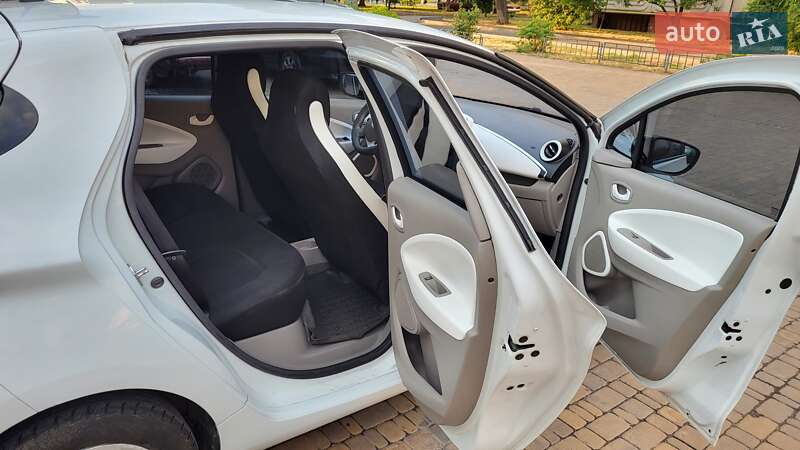 Хэтчбек Renault Zoe 2015 в Киеве