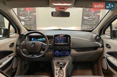 Хэтчбек Renault Zoe 2015 в 