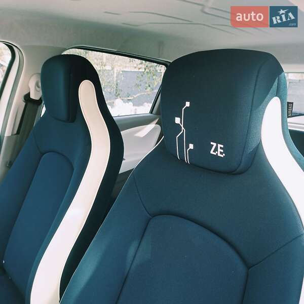 Хэтчбек Renault Zoe 2013 в Снятине