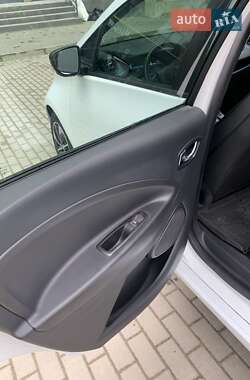 Хэтчбек Renault Zoe 2018 в 