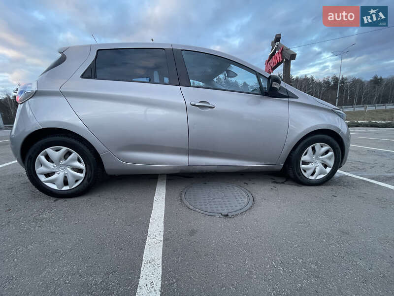 Хэтчбек Renault Zoe 2015 в Киеве фото 9 Хэтчбек Renault Zoe 2015 в Киеве