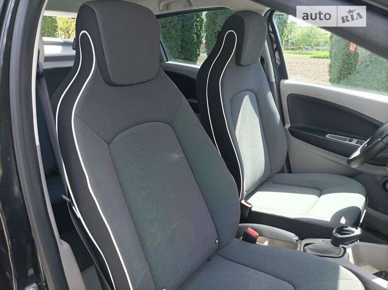 Хэтчбек Renault Zoe 2013 в Дубно