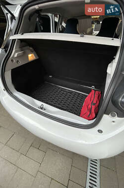 Хэтчбек Renault Zoe 2013 в 