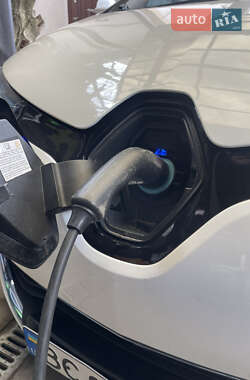 Хэтчбек Renault Zoe 2013 в 