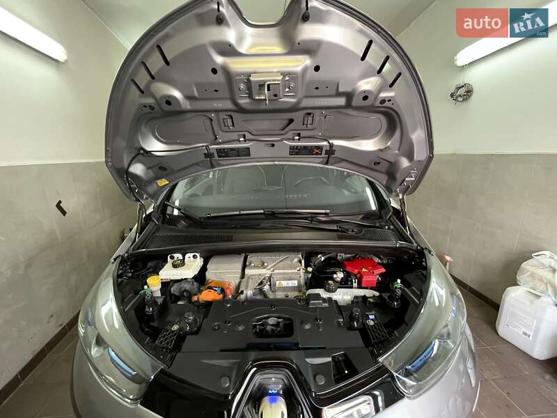Хетчбек Renault Zoe 2015 в Львові