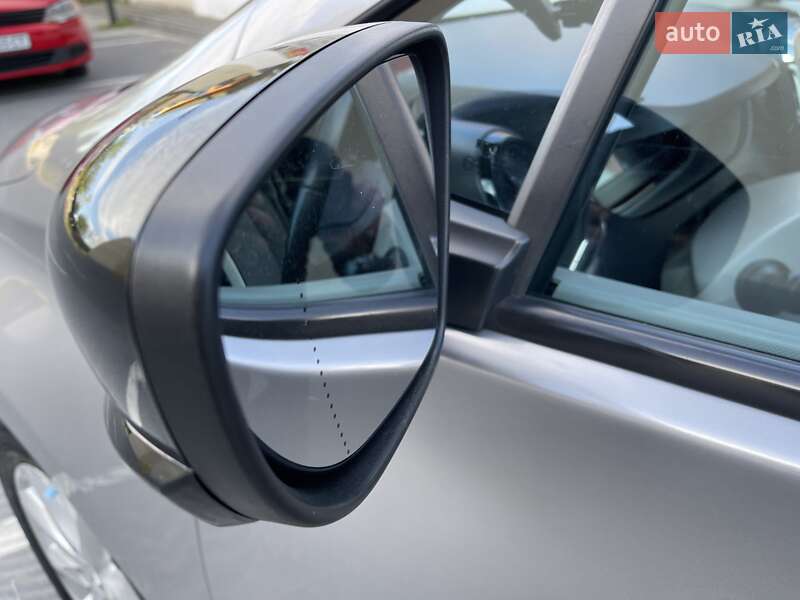 Хетчбек Renault Zoe 2015 в Львові