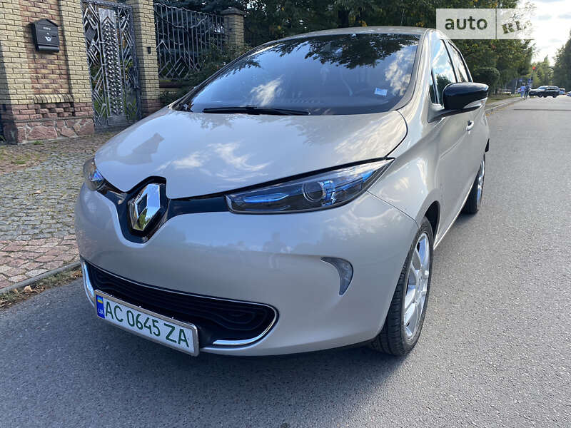 Хэтчбек Renault Zoe 2014 в 