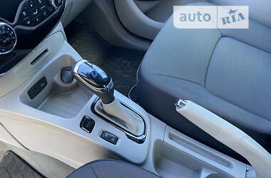 Хэтчбек Renault Zoe 2014 в 