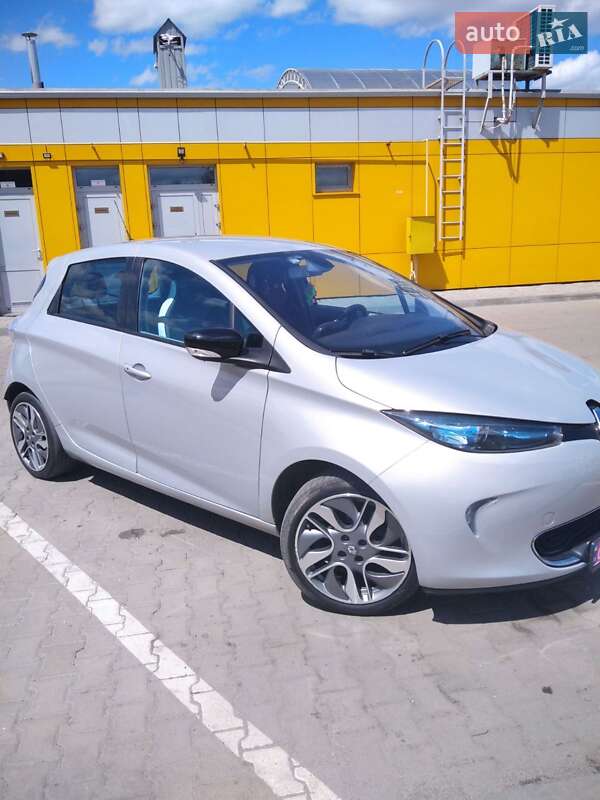 Хэтчбек Renault Zoe 2015 в Дубно