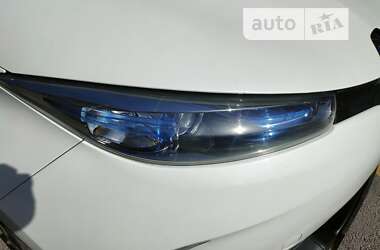 Хэтчбек Renault Zoe 2015 в 