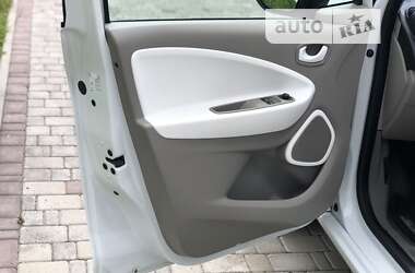 Хетчбек Renault Zoe 2016 в 