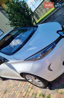 Хэтчбек Renault Zoe 2013 в 