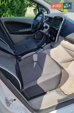 Хэтчбек Renault Zoe 2013 в 