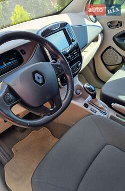 Хэтчбек Renault Zoe 2013 в 