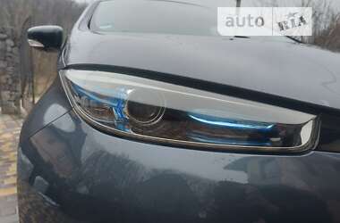 Хэтчбек Renault Zoe 2017 в 