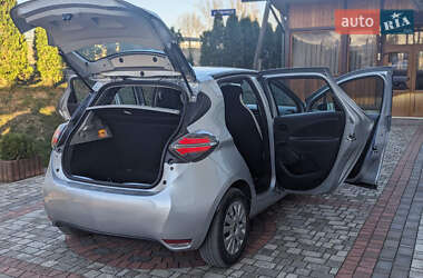 Хэтчбек Renault Zoe 2021 в 
