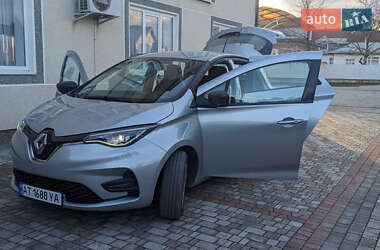 Хэтчбек Renault Zoe 2021 в 