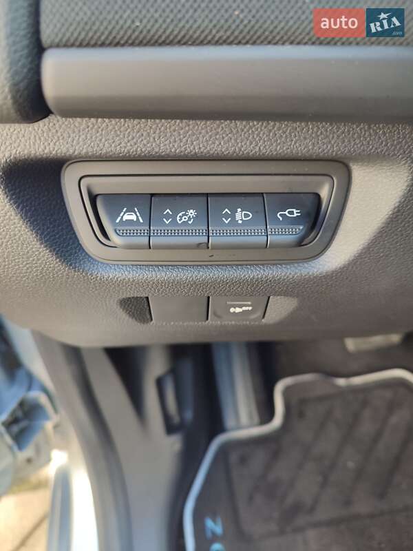 Хэтчбек Renault Zoe 2019 в Заболотове фото 24 Хэтчбек Renault Zoe 2019 в Заболотове