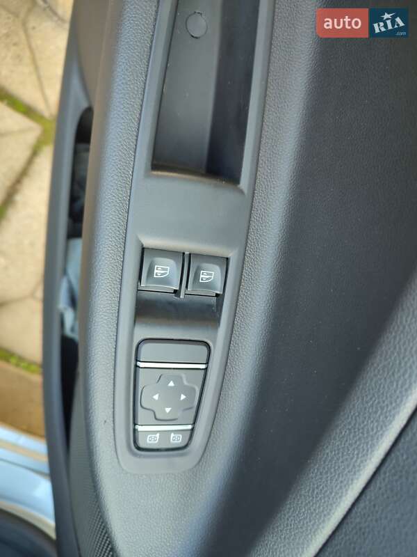 Хэтчбек Renault Zoe 2019 в Заболотове фото 25 Хэтчбек Renault Zoe 2019 в Заболотове