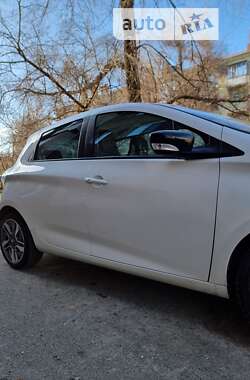 Хэтчбек Renault Zoe 2015 в Запорожье