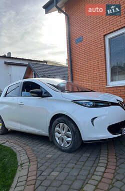 Хэтчбек Renault Zoe 2015 в 