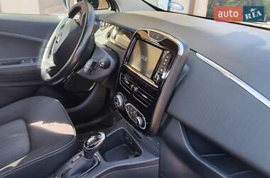 Хэтчбек Renault Zoe 2017 в 