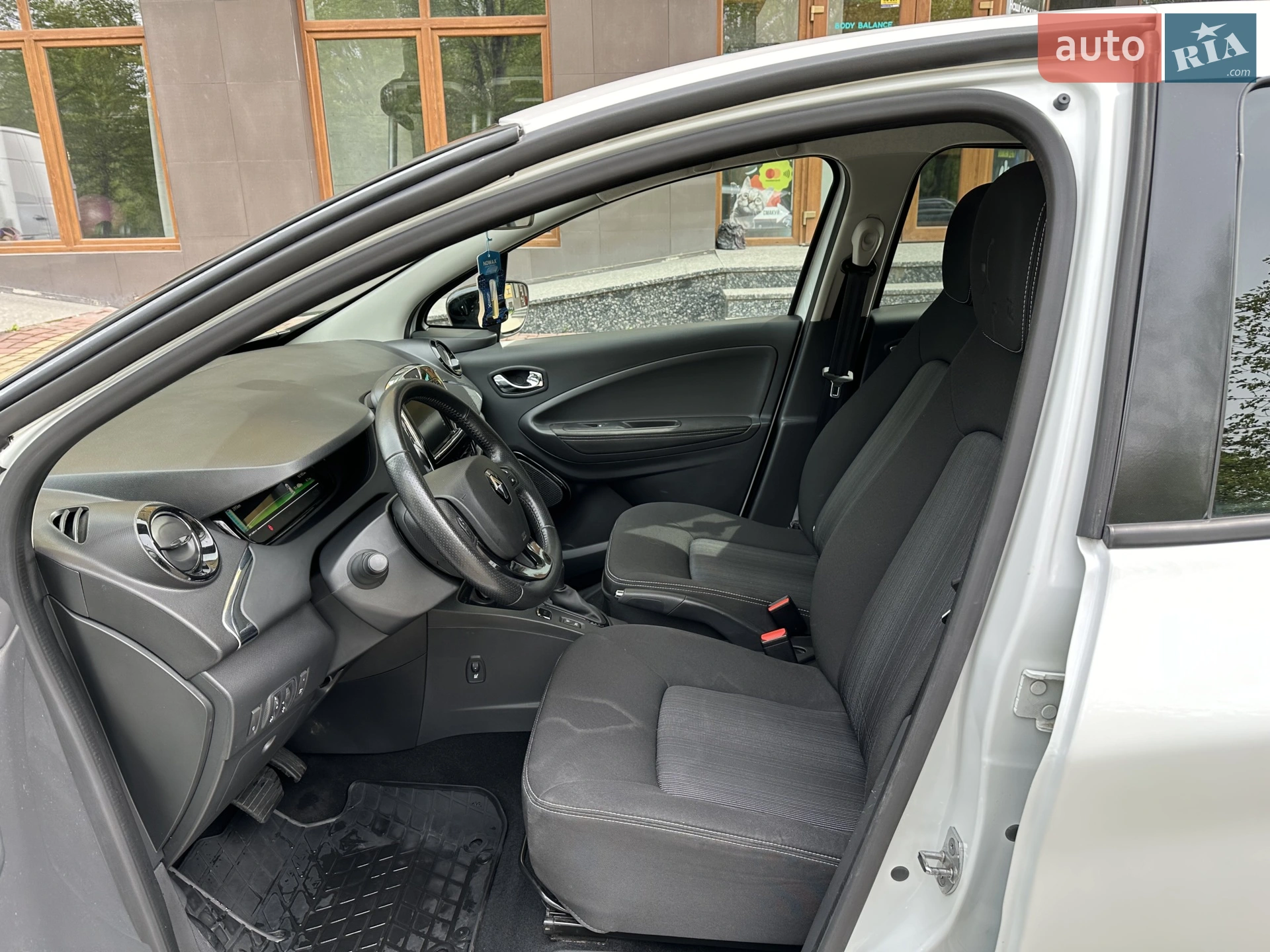2017 Renault ZOE - мініатюра 12