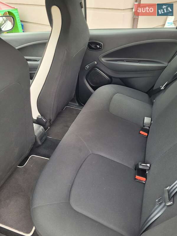 Хэтчбек Renault Zoe 2019 в Дубно