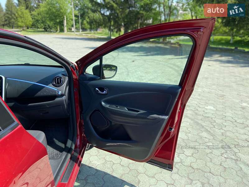 Хэтчбек Renault Zoe 2019 в Дубно